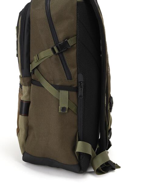 AVIREX(アヴィレックス)の「REGLESS DAYPACK / デイパック / AVIREX / アヴィレックス(バックパック/リュック・メンズ・ブラック/オリーブ系・F)」の13枚目の写真
