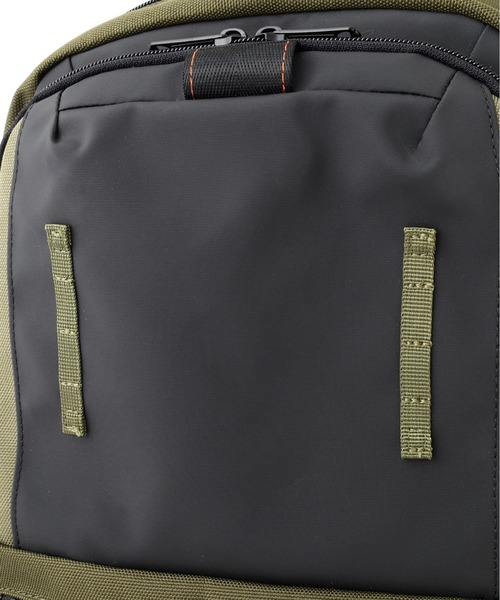 AVIREX(アヴィレックス)の「REGLESS DAYPACK / デイパック / AVIREX / アヴィレックス(バックパック/リュック・メンズ・ブラック/オリーブ系・F)」の12枚目の写真