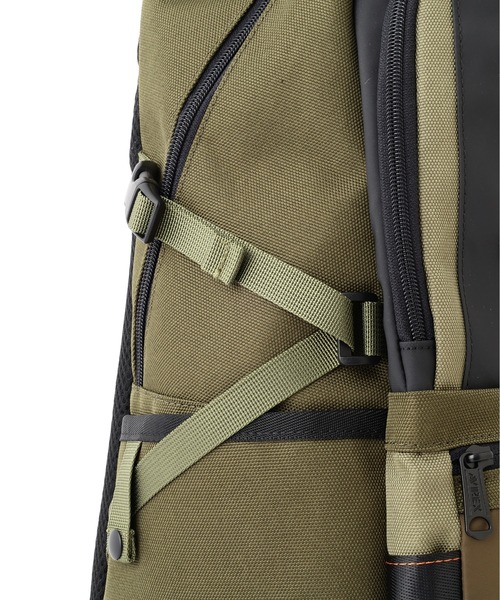 AVIREX(アヴィレックス)の「REGLESS DAYPACK / デイパック / AVIREX / アヴィレックス(バックパック/リュック・メンズ・ブラック/オリーブ系・F)」の9枚目の写真