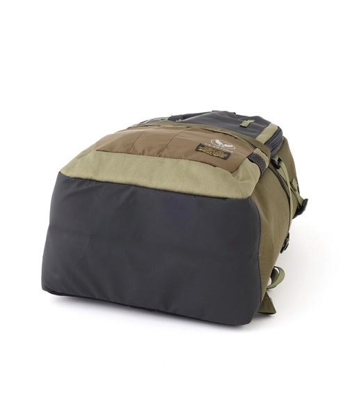 AVIREX(アヴィレックス)の「REGLESS DAYPACK / デイパック / AVIREX / アヴィレックス(バックパック/リュック・メンズ・ブラック/オリーブ系・F)」の19枚目の写真