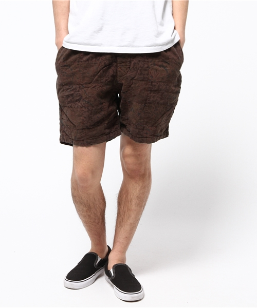 BEAMS PLUS(ビームスプラス)の「BEAMS PLUS / バティック柄 パッチワーク ショーツ(その他パンツ・メンズ・ブラウン/ネイビー・X-LARGE/LARGE/MEDIUM/SMALL)」の1枚目の写真