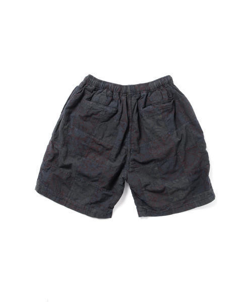 BEAMS PLUS(ビームスプラス)の「BEAMS PLUS / バティック柄 パッチワーク ショーツ(その他パンツ・メンズ・ブラウン/ネイビー・X-LARGE/LARGE/MEDIUM/SMALL)」の5枚目の写真