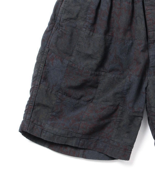 BEAMS PLUS(ビームスプラス)の「BEAMS PLUS / バティック柄 パッチワーク ショーツ(その他パンツ・メンズ・ブラウン/ネイビー・X-LARGE/LARGE/MEDIUM/SMALL)」の8枚目の写真