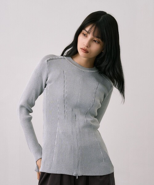 UNITED TOKYO(ユナイテッドトウキョウ)の「センタースリットRIBプルオーバー|ウォッシャブル/オフィスカジュアル/細見え/春服(ニット/セーター・レディース・ブラック/ブルー/ライトグレー・FREE)」の19枚目の写真