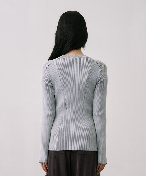 UNITED TOKYO(ユナイテッドトウキョウ)の「センタースリットRIBプルオーバー|ウォッシャブル/オフィスカジュアル/細見え/春服(ニット/セーター・レディース・ブラック/ブルー/ライトグレー・FREE)」の22枚目の写真