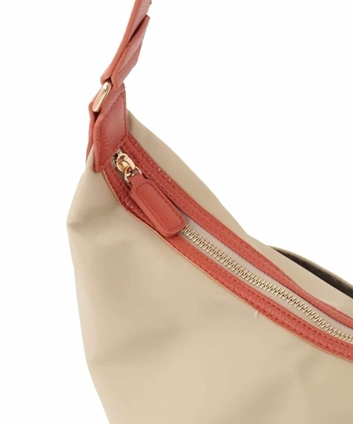 a.v.v（アーヴェヴェ）の「ナイロンショルダー（ショルダーバッグ・レディース・グレー系その他/アイボリー/ブラック・38）」の7枚目の写真