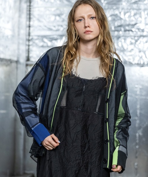 AULA AILA(アウラアイラ)の「チュールレイヤードカラーブロックカーディガン(カーディガン/ボレロ・レディース・グレー/ブラック/グリーン・0)」の9枚目の写真