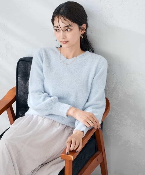 a.v.v(アーヴェヴェ)の「ヘアリーラメVネックニット(ニット/セーター・レディース・アイボリー/ダークインディゴブルー/グレー系その他/ネイビー・38/36/40)」の8枚目の写真