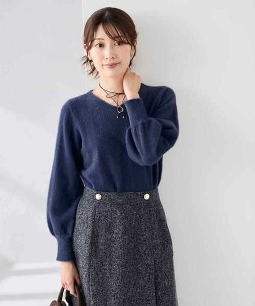 a.v.v(アーヴェヴェ)の「ヘアリーラメVネックニット(ニット/セーター・レディース・アイボリー/ダークインディゴブルー/グレー系その他/ネイビー・38/36/40)」の18枚目の写真