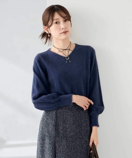 a.v.v(アーヴェヴェ)の「ヘアリーラメVネックニット(ニット/セーター・レディース・アイボリー/ダークインディゴブルー/グレー系その他/ネイビー・38/36/40)」の19枚目の写真