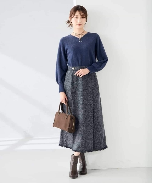a.v.v(アーヴェヴェ)の「ヘアリーラメVネックニット(ニット/セーター・レディース・アイボリー/ダークインディゴブルー/グレー系その他/ネイビー・38/36/40)」の20枚目の写真