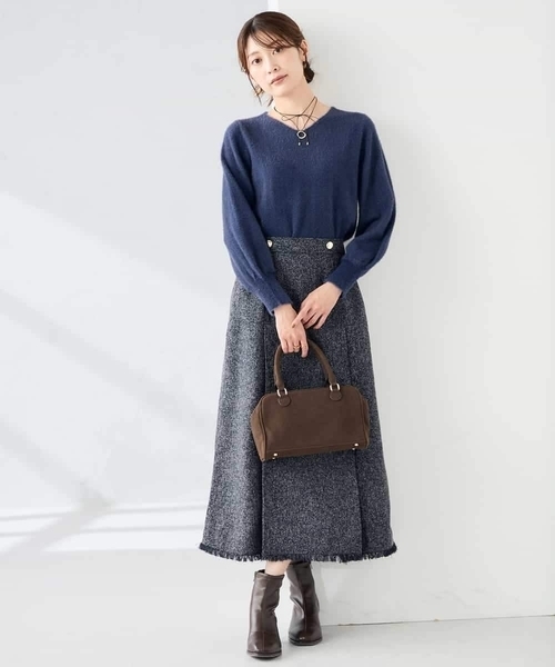 a.v.v(アーヴェヴェ)の「ヘアリーラメVネックニット(ニット/セーター・レディース・アイボリー/ダークインディゴブルー/グレー系その他/ネイビー・38/36/40)」の21枚目の写真