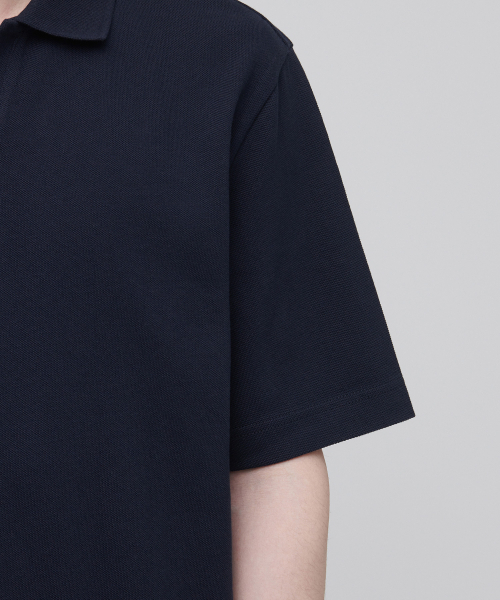 MUSINSA STANDARD(ムシンサスタンダード)の「スリットネックピケポロシャツ【ネイビー】(ポロシャツ・メンズ・その他・SMALL/MEDIUM/LARGE/X-LARGE/XX-LARGE/XXX-LARGE)」の5枚目の写真