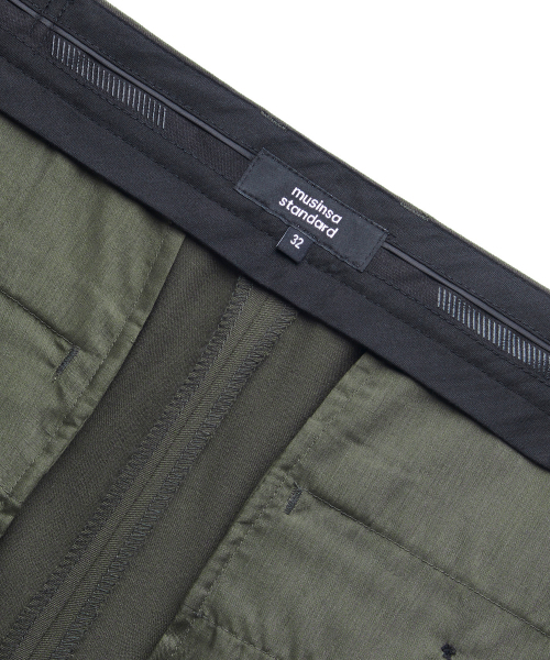 MUSINSA STANDARD（ムシンサスタンダード）の「ワイドヒドゥンバンディングクロップドスラックス[ダスティカーキ]（スラックス・メンズ・その他・26）」の8枚目の写真