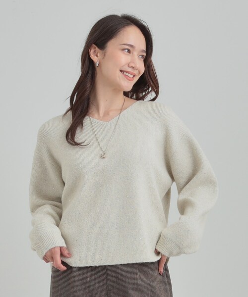 DRESKIP(ドレスキップ)の「【S-LL】きらっと華やぐ 大人のスパンコールニット(ニット/セーター・レディース・グレー/アイボリー/ライトブルー・02/03/04/01)」の7枚目の写真