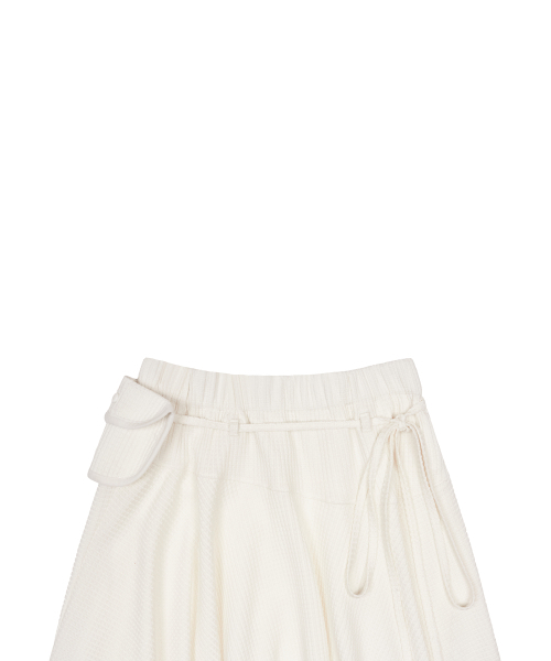LUVISTRUE(ラヴイズトゥルー)の「GT POCKET MIDI SKIRT(IVORY)(スカート・レディース・その他・FREE)」の4枚目の写真