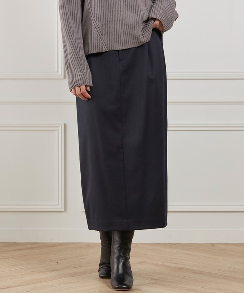 INED（イネド）の「TWサテンベルテッドスカート（スカート・レディース・ネイビー/キャメル/チャコールグレー・7号/9号/11号）」の2枚目の写真