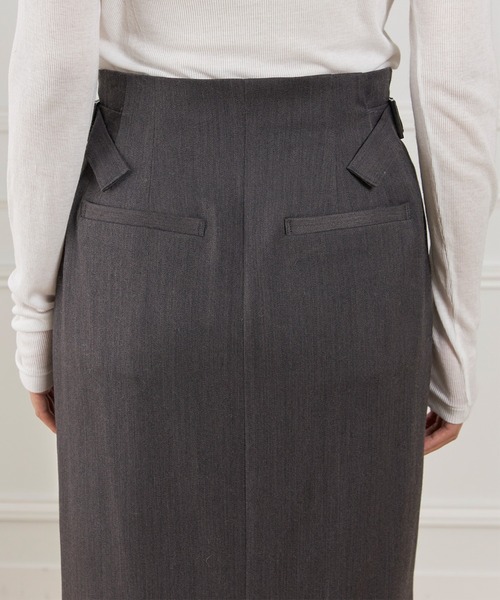 INED（イネド）の「TWサテンベルテッドスカート（スカート・レディース・ネイビー/キャメル/チャコールグレー・7号/9号/11号）」の8枚目の写真