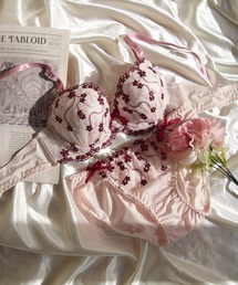 Sanei（サンエイ）の「【美谷間＆丸胸を叶える！ナチュ盛りメイクブラ♪】上下セット/A~D/ライトプチフラワー刺繍（ブラ&ショーツ）」