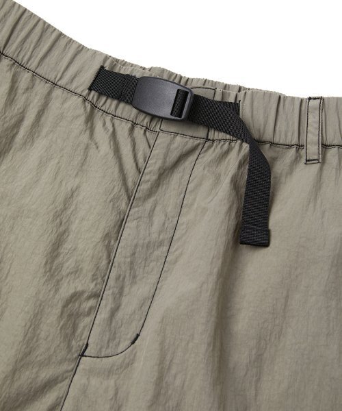 WMC（ダブリューエムシー）の「マルチポケットアクティブパンツ_BEIGE（スウェットパンツ・メンズ・ベージュ・30(M)/32(L)）」の4枚目の写真