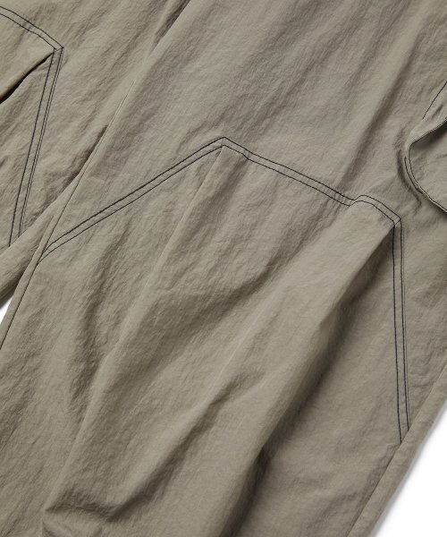 WMC（ダブリューエムシー）の「マルチポケットアクティブパンツ_BEIGE（スウェットパンツ・メンズ・ベージュ・30(M)/32(L)）」の6枚目の写真