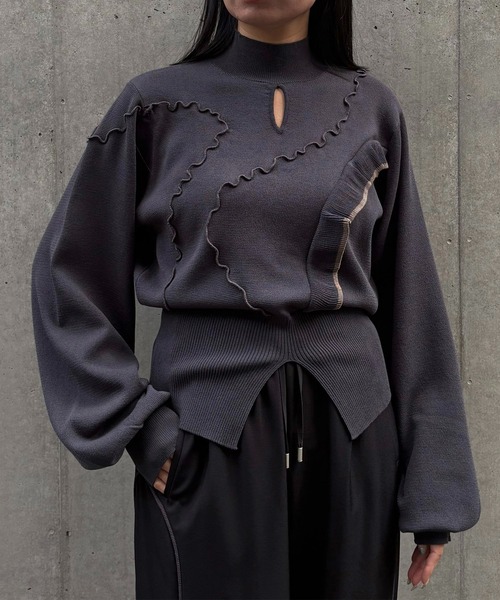 &g'aime(アンジェム)の「【&g'aime 】メロー×ラッフルMIXニット Lettuce-Edge Ruffle Mix Knit(ニット/セーター・レディース・ブラック/グレイッシュベージュ/チャコールグレー・FREE)」の2枚目の写真