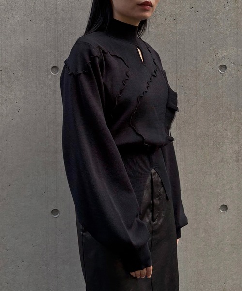 &g'aime(アンジェム)の「【&g'aime 】メロー×ラッフルMIXニット Lettuce-Edge Ruffle Mix Knit(ニット/セーター・レディース・ブラック/グレイッシュベージュ/チャコールグレー・FREE)」の14枚目の写真