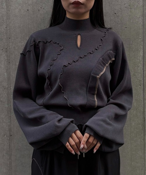 &g'aime(アンジェム)の「【&g'aime 】メロー×ラッフルMIXニット Lettuce-Edge Ruffle Mix Knit(ニット/セーター・レディース・ブラック/グレイッシュベージュ/チャコールグレー・FREE)」の19枚目の写真