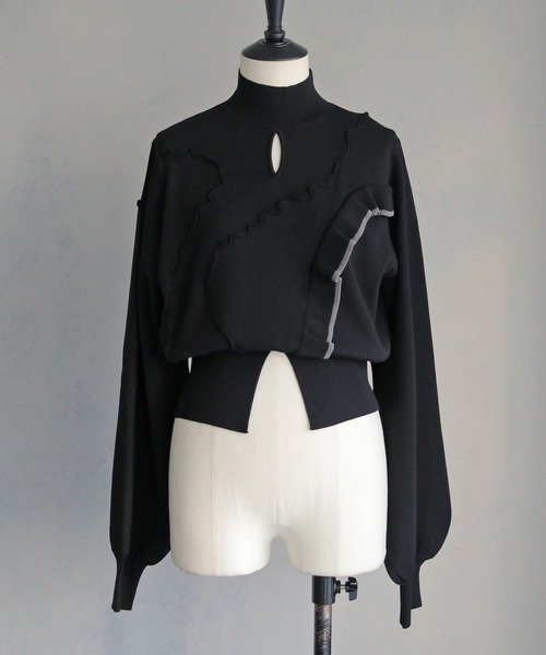 &g'aime(アンジェム)の「【&g'aime 】メロー×ラッフルMIXニット Lettuce-Edge Ruffle Mix Knit(ニット/セーター・レディース・ブラック/グレイッシュベージュ/チャコールグレー・FREE)」の5枚目の写真