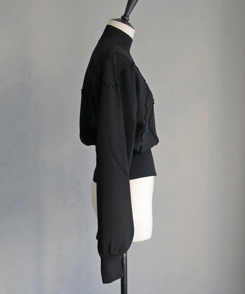 &g'aime(アンジェム)の「【&g'aime 】メロー×ラッフルMIXニット Lettuce-Edge Ruffle Mix Knit(ニット/セーター・レディース・ブラック/グレイッシュベージュ/チャコールグレー・FREE)」の6枚目の写真