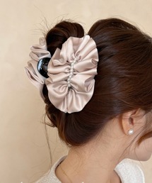 leune（ルネ）の「パール×サテンバンスヘアクリップ（バレッタ/ヘアクリップ）」