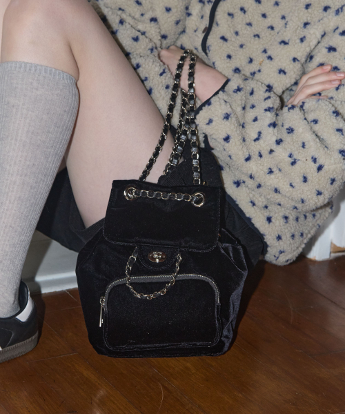 ANOETIC(アノエティック)の「ANC CLASSIC OUTPOCKET BACKPACK_VELVET BLACK(バックパック/リュック・レディース・ブラック・FREE)」の2枚目の写真