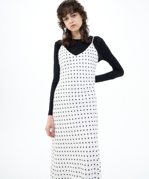 B QUIET(ビークワイエット)の「MAXI SATIN SLIP DRESS DOT_IVORY BLACK(ワンピース・レディース・その他・MEDIUM/SMALL)」の2枚目の写真