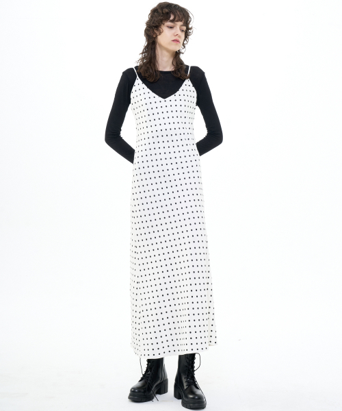 B QUIET(ビークワイエット)の「MAXI SATIN SLIP DRESS DOT_IVORY BLACK(ワンピース・レディース・その他・MEDIUM/SMALL)」の3枚目の写真