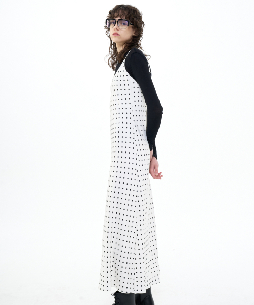 B QUIET(ビークワイエット)の「MAXI SATIN SLIP DRESS DOT_IVORY BLACK(ワンピース・レディース・その他・MEDIUM/SMALL)」の5枚目の写真