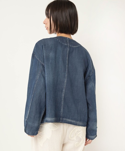 RNA-N(アールエヌエーエヌ)の「B2942 デニムノーカラーライトカバーオール(シャツ/ブラウス・レディース・インディゴブルー/ダークインディゴブルー・FREE)」の6枚目の写真