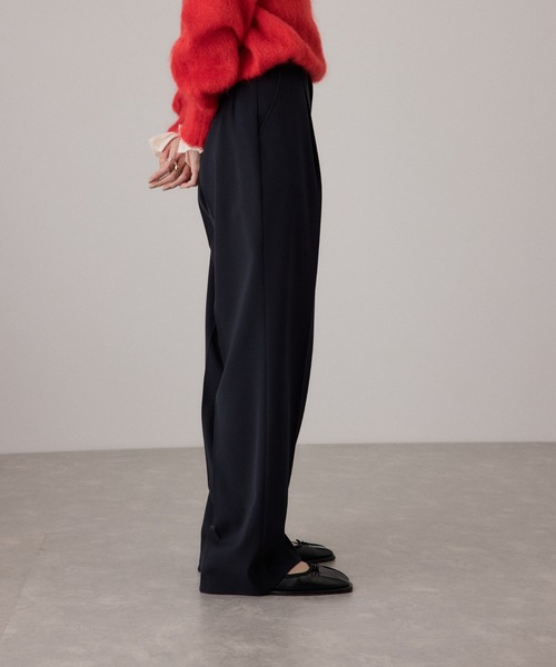 ADAM ET ROPE'（アダムエロペ）の「センタープレスストレートパンツ/UVカット（スラックス・レディース・ベージュ/ネイビー・34/38/36）」の9枚目の写真