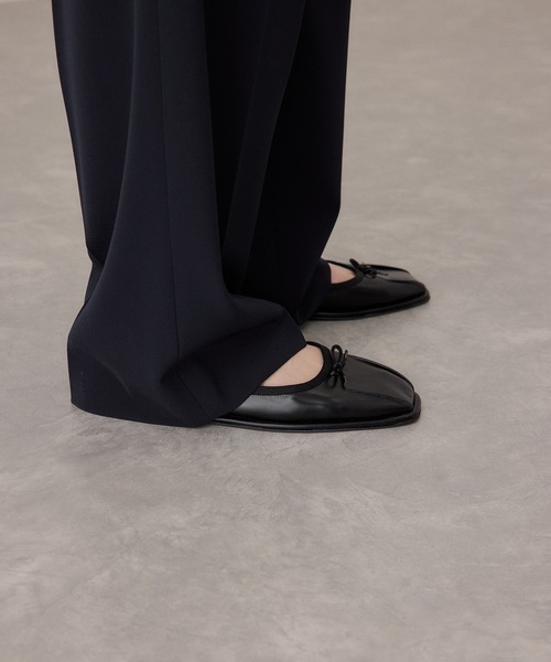 ADAM ET ROPE'（アダムエロペ）の「センタープレスストレートパンツ/UVカット（スラックス・レディース・ベージュ/ネイビー・34/38/36）」の12枚目の写真