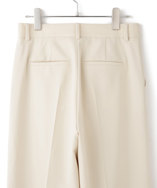 ADAM ET ROPE'（アダムエロペ）の「センタープレスストレートパンツ/UVカット（スラックス・レディース・ベージュ/ネイビー・34/38/36）」の21枚目の写真
