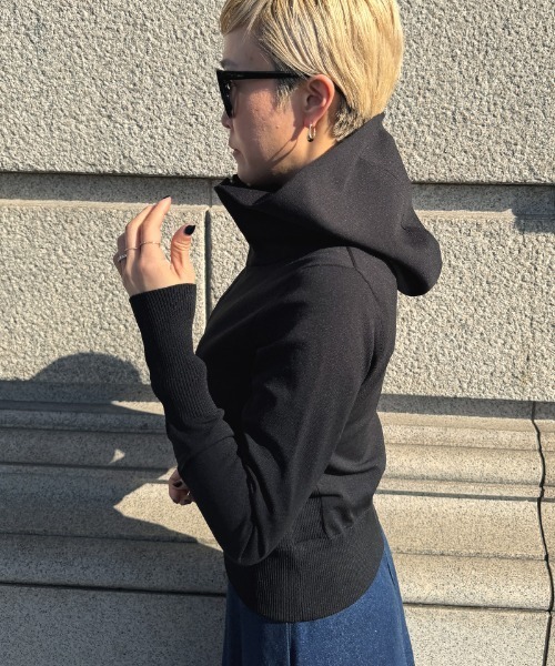 JENNE(ジェンヌ)の「UVカットドライタッチパーカー(ニット/セーター・レディース・ブルー/ブラック/ホワイト・SMALL/MEDIUM/LARGE)」の13枚目の写真