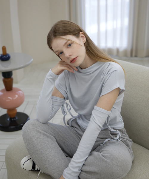 CATTLINE(カトリン)の「ハーフネックカットアウトTシャツ(スカイブルー)(Tシャツ/カットソー・レディース・その他・FREE)」の6枚目の写真