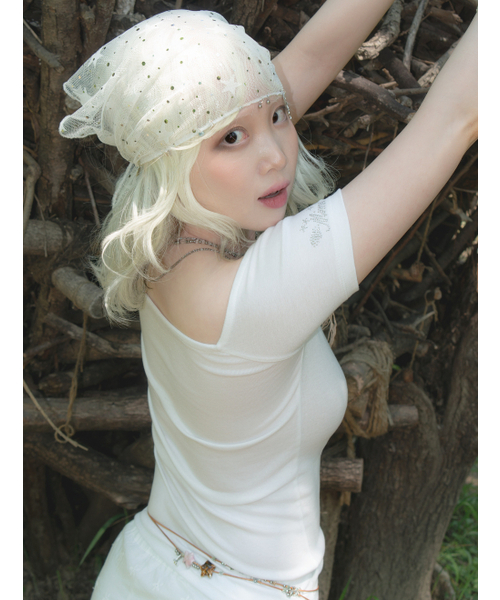 MIMI MONDE（ミミモンド）の「シャイニーミミ オフショルダーTシャツ(ホワイト)（Tシャツ/カットソー・レディース・その他・FREE）」の4枚目の写真