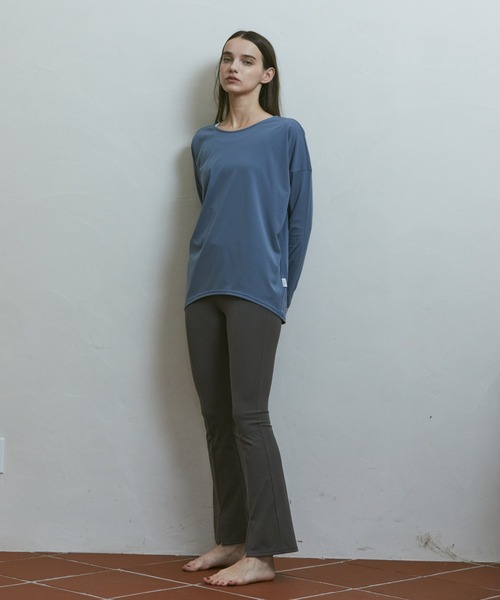 Julier Yoga and Relax(ジュリエヨガアンドリラックス)の「Julier YOGA FITフレアレギンス(レギンス/スパッツ・レディース・グレー/ブルー/ブラック・1/0)」の14枚目の写真