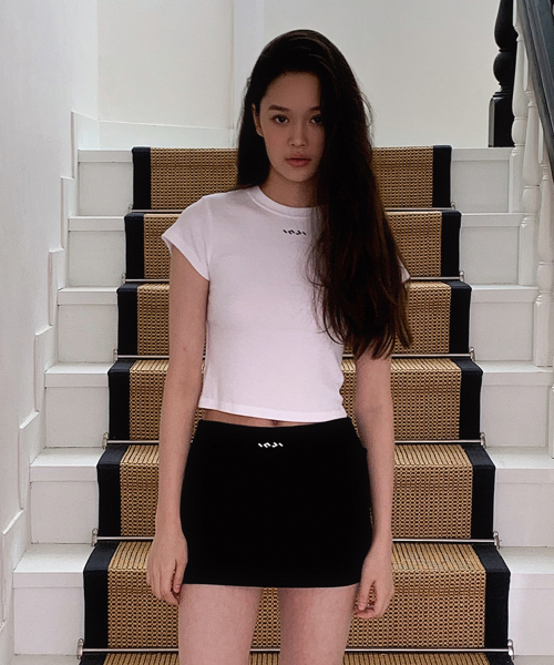 INJIACTIVE(インジアクティブ)の「リブドロゴベイビーティー ホワイト(Tシャツ/カットソー・レディース・その他・ONE SIZE)」の1枚目の写真