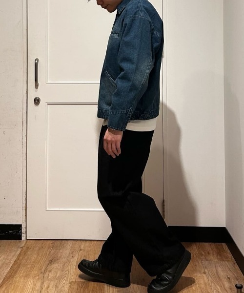 BACK NUMBER(バックナンバー)の「【BACK NUMBER】デニムワイドスラックス (ウォッシュ加工/タックパンツ/オンオフ兼用)(デニムパンツ・メンズ・ライトインディゴブルー/ダークインディゴブルー/ブラック・S/M/L/XL)」の5枚目の写真