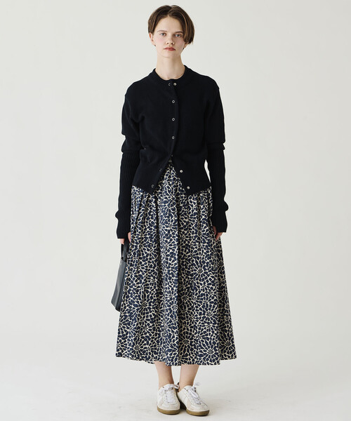 THE SHINZONE(ザ シンゾーン)の「THE SHINZONE | COTTON LONG RIB CARDIGAN WOMEN(カーディガン/ボレロ・レディース・レッド/ホワイト系その他/ブラック・F)」の7枚目の写真