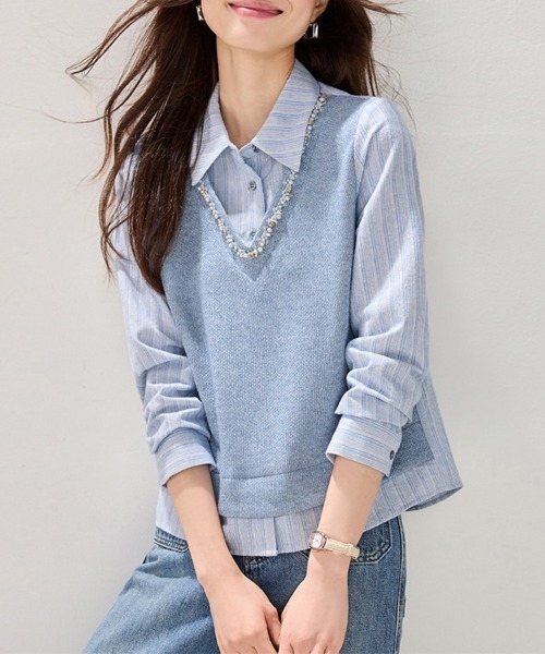 ONEP STAR(ワンピスター)の「ネックアクセ風レイヤードトップス(シャツ/ブラウス・レディース・ブルー・MEDIUM/LARGE/X-LARGE)」の1枚目の写真