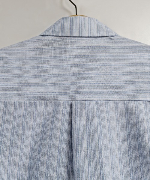ONEP STAR(ワンピスター)の「ネックアクセ風レイヤードトップス(シャツ/ブラウス・レディース・ブルー・MEDIUM/LARGE/X-LARGE)」の10枚目の写真