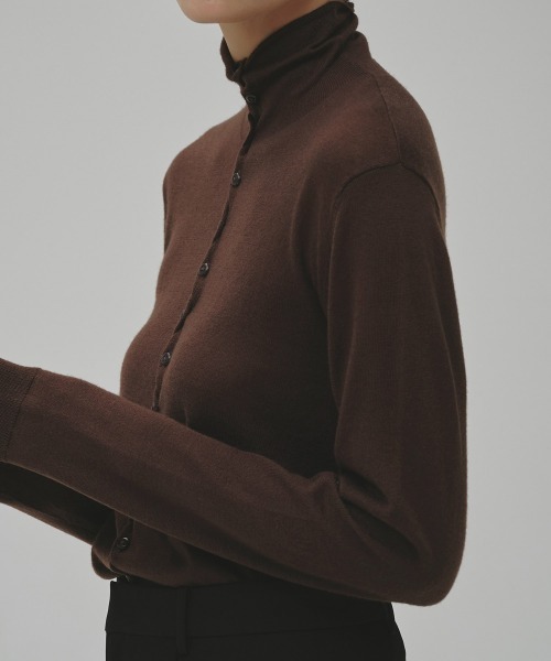 TODAYFUL（トゥデイフル）の「Turtleneck Button Knit（ベスト・レディース・ブラウン/チャコールグレー/ブラック・FREE）」の3枚目の写真