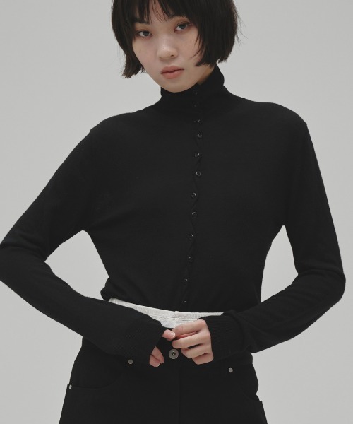 TODAYFUL（トゥデイフル）の「Turtleneck Button Knit（ベスト・レディース・ブラウン/チャコールグレー/ブラック・FREE）」の2枚目の写真